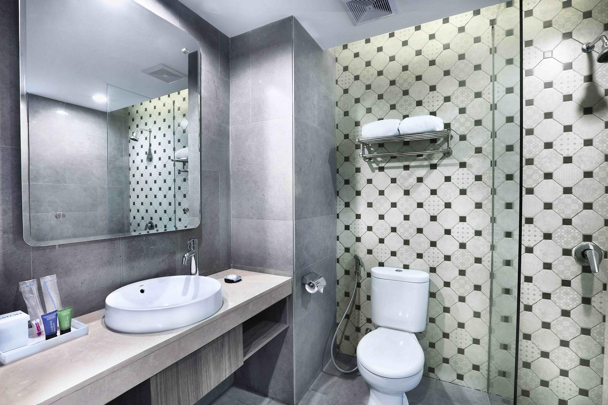 Aston Inn Pandanaran Семаранг Экстерьер фото