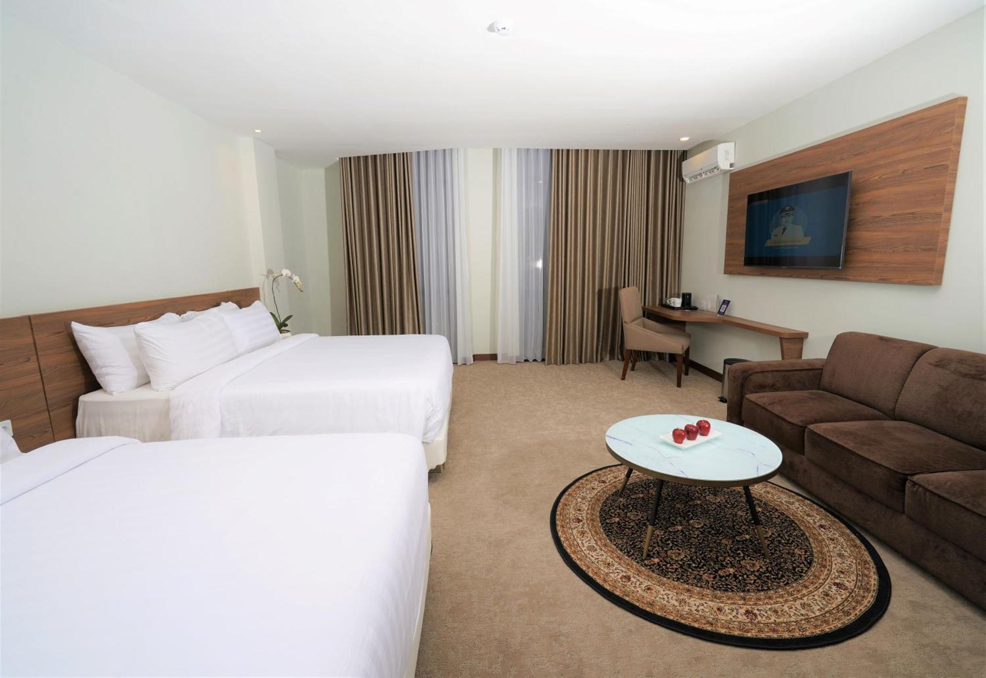 Aston Inn Pandanaran Семаранг Экстерьер фото