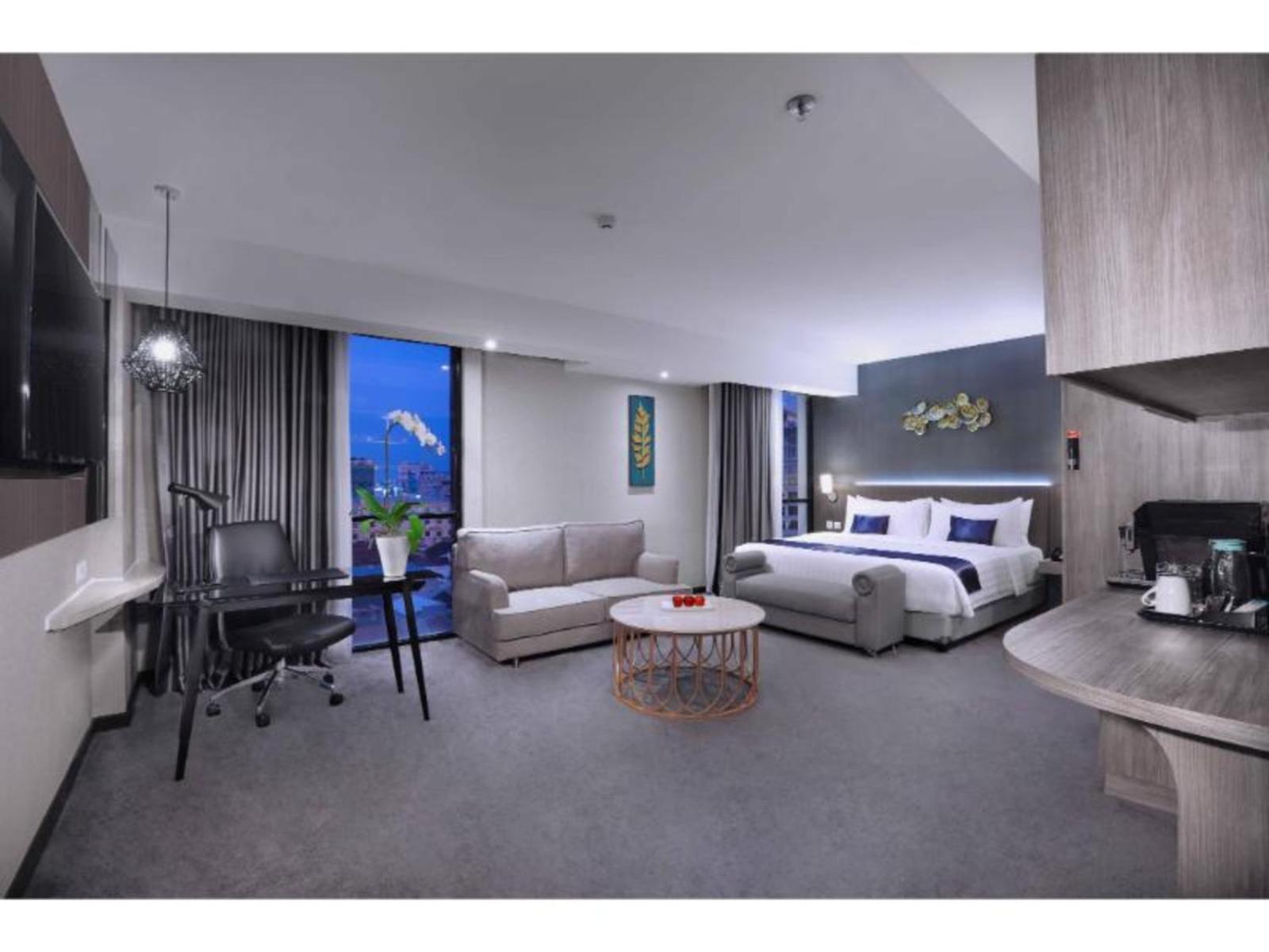 Aston Inn Pandanaran Семаранг Экстерьер фото